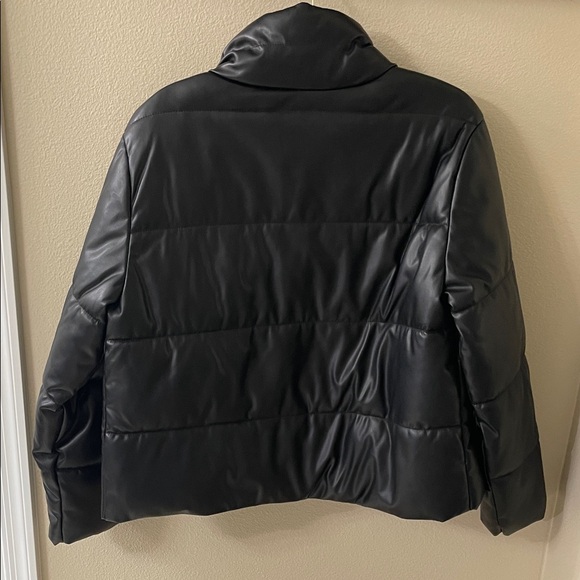 GAP Black Quilted Jacket - Picture 5 of 5